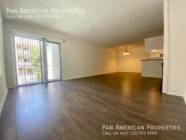 Foto del edificio - 11275 Westminster Ave