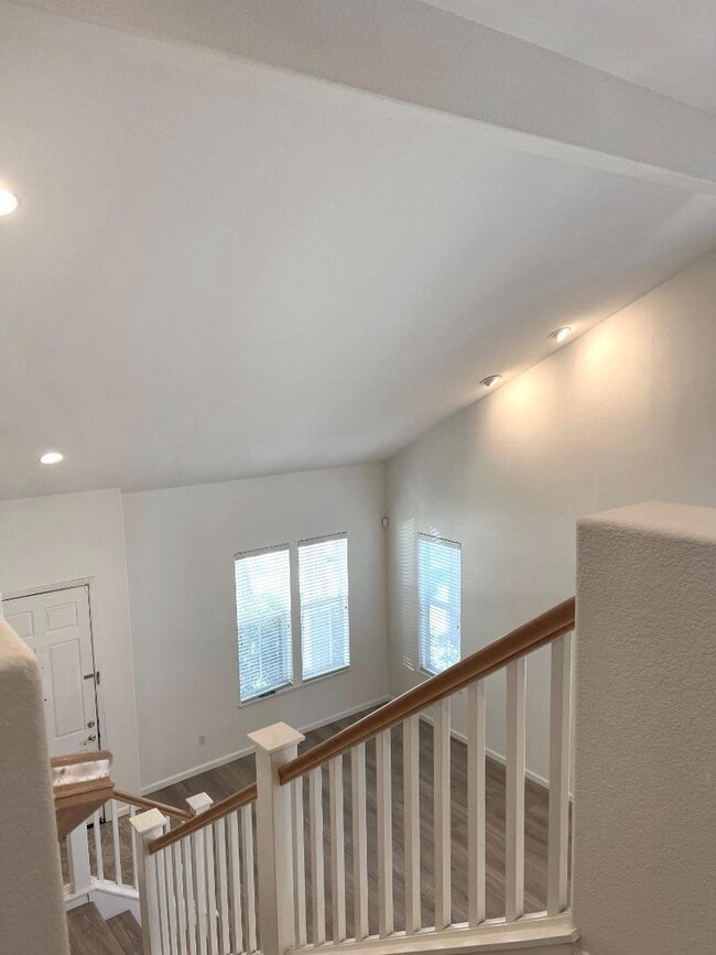 Foto del edificio - 1065 Rockport Ave