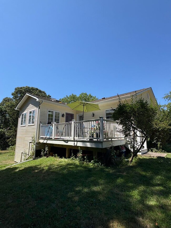 Foto del edificio - 2 Bed - 1.5 Bath: Single Family in New Lon...
