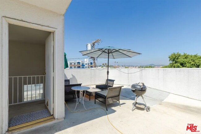 Foto del edificio - 4823 Elmwood Ave