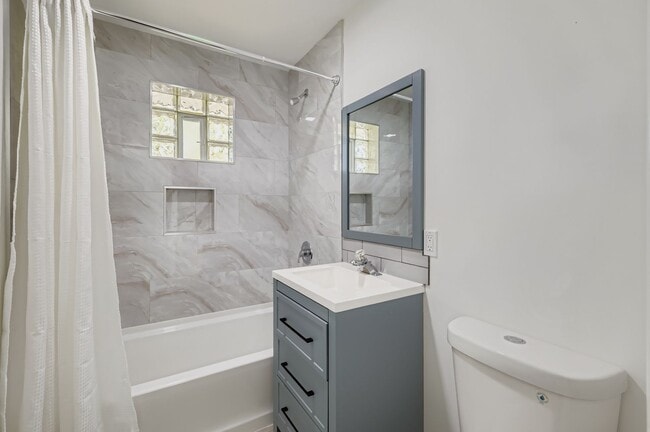 Foto del edificio - 24430-24438 W Eames St