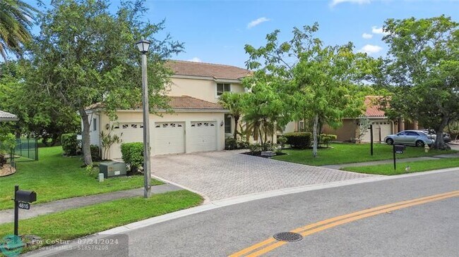 Foto del edificio - 4821 Kensington Cir