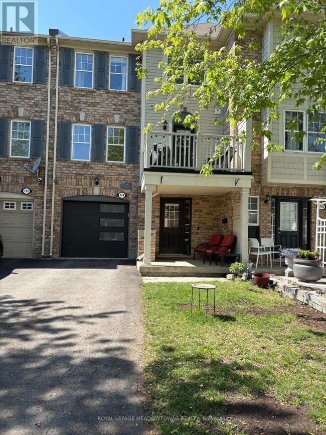 Building Photo - 774 Shortreed Crescent