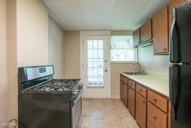 Foto del edificio - 4 br, 1 bath Townhome - 206 Gilliland Ave