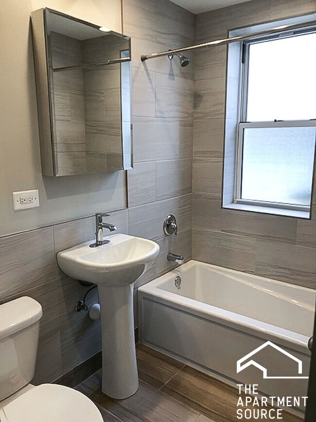 Building Photo - 1931 W Winona St