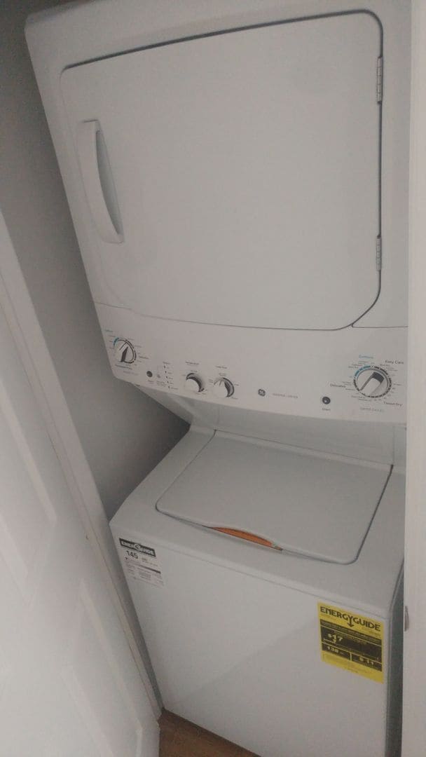 Building Photo - Newly Renovated - Southside Flats