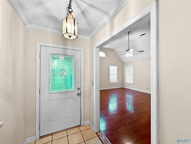 Building Photo - 112 Betty Garrett Dr