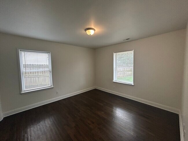 Foto del edificio - 1311 Clay Ave