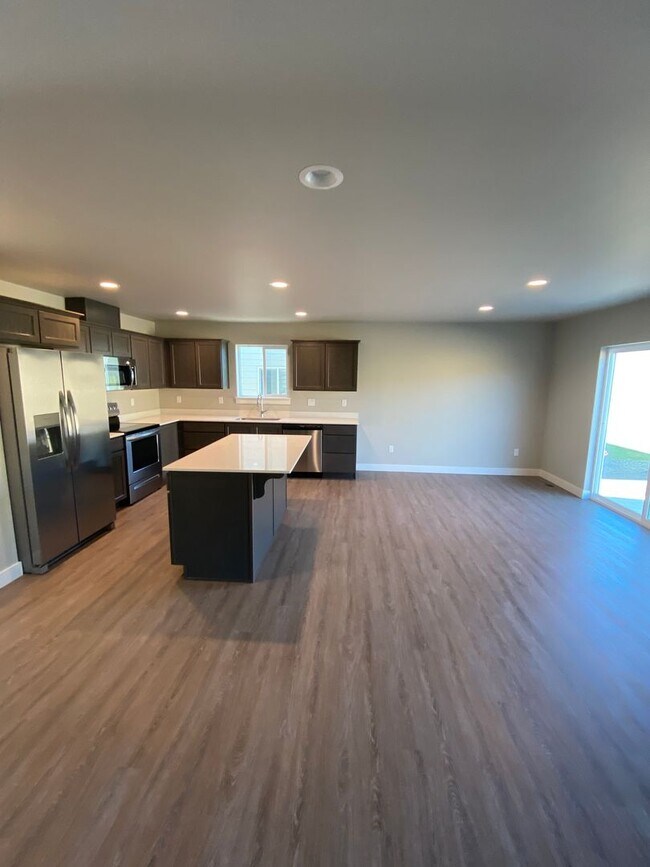 Foto del edificio - Brand New Home in A Brand New Community