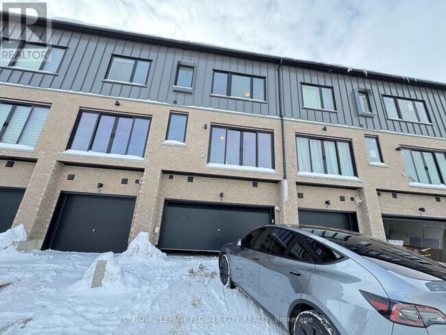 Building Photo - 9 Rainwater Ln