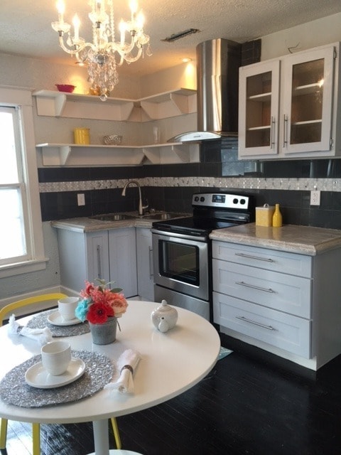 Building Photo - 301 E Locust St