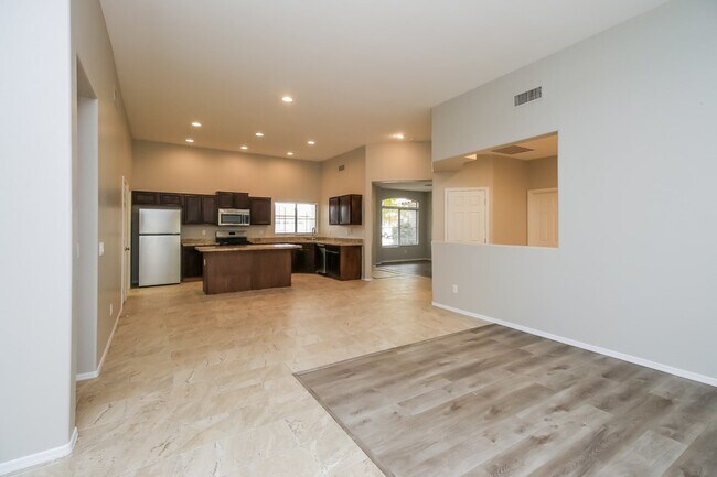 Foto del edificio - 320 W Brooks Street