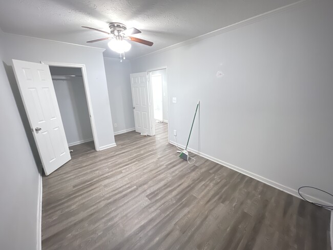 Foto del edificio - 848 Lake Hollow Blvd SW