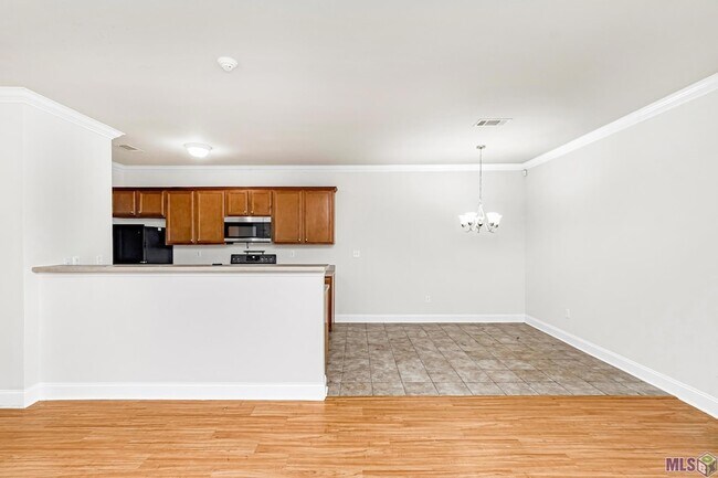 Building Photo - 900 Dean Lee Dr