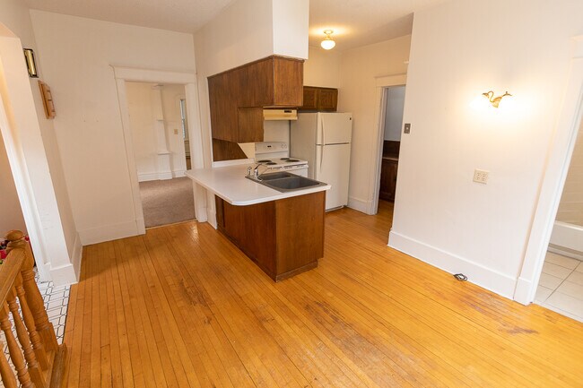 Building Photo - 4114 Luverne St