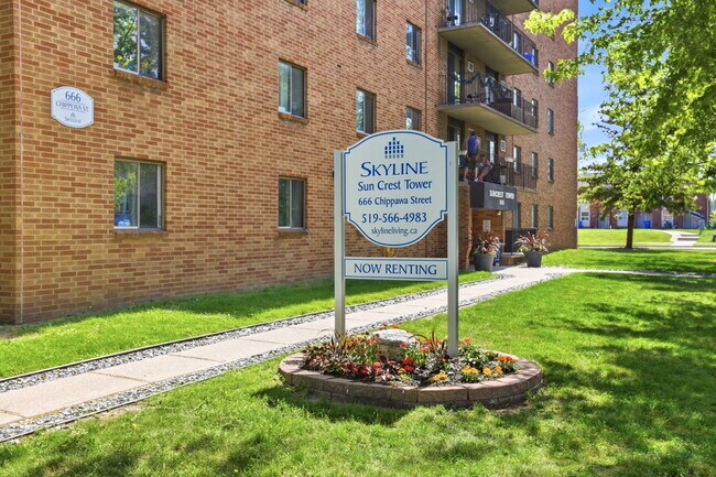 Photo du bâtiment - Sun Crest Tower Apartments