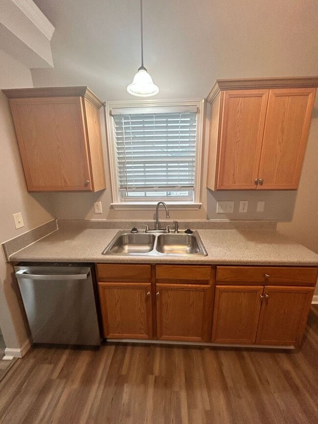 Building Photo - 1379 Pampas Cir