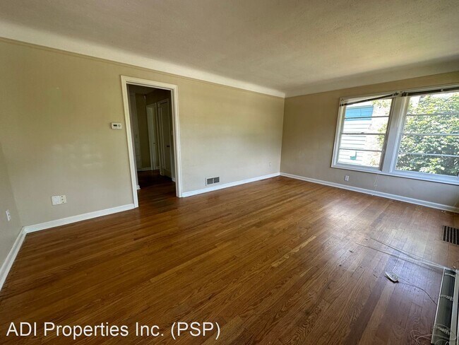 Building Photo - 4 br, 2 bath House - 5032 N. Yale Street