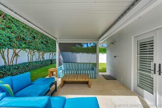 Building Photo - 136 Worth Ct S