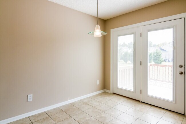 Foto del edificio - 15257 Pangborn Pl