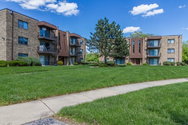 Building Photo - 647-651 Carroll Pky
