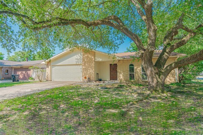Foto del edificio - 18031 Navajo Trail Dr