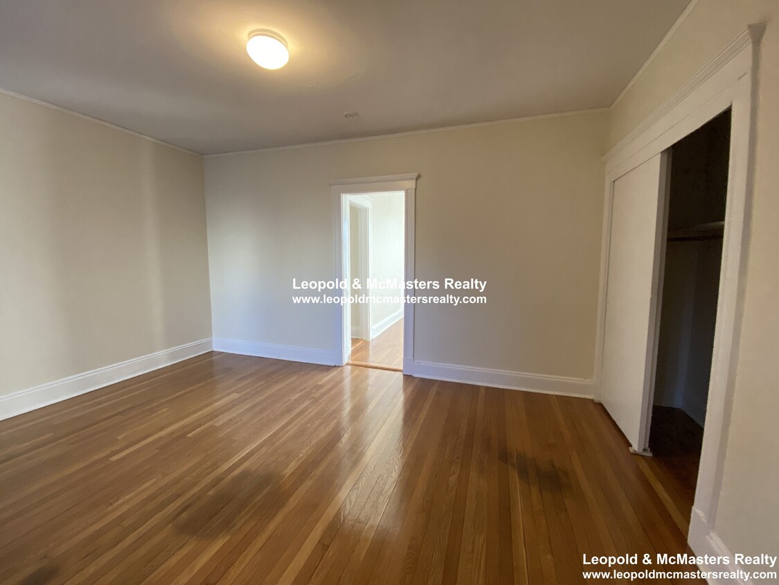 Primary Photo - 1100 Boylston St
