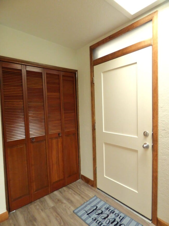 Building Photo - 3 bed 2 bath home in South Salem