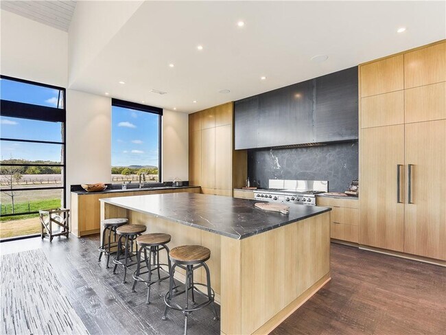 Foto del edificio - 8815 Madrone Ranch Trail