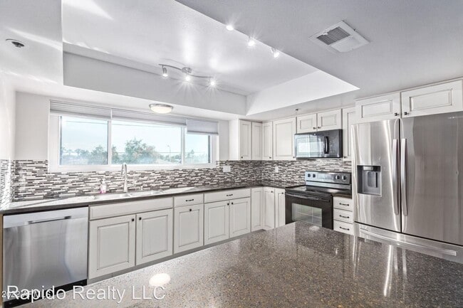 Building Photo - 2 br, 2.5 bath House - 2615 N Hayden Road ...