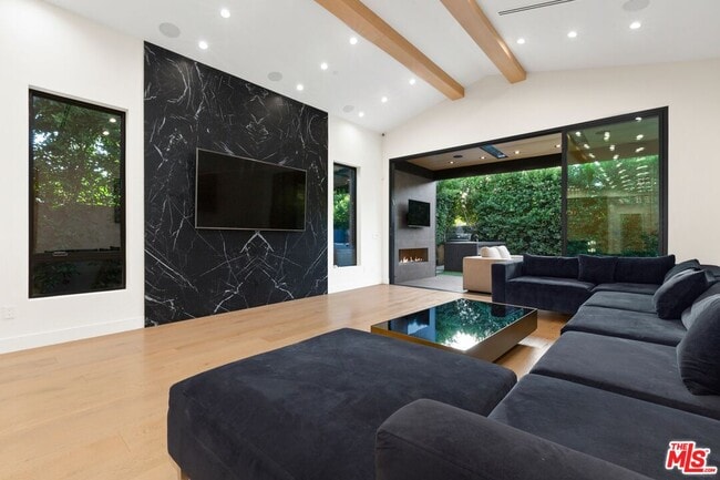 Foto del edificio - 4803 Lemona Ave