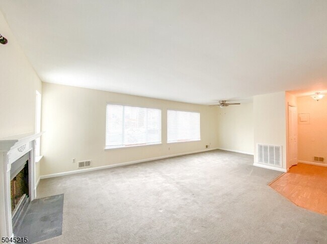 Building Photo - 71 Falcon Ridge Way N