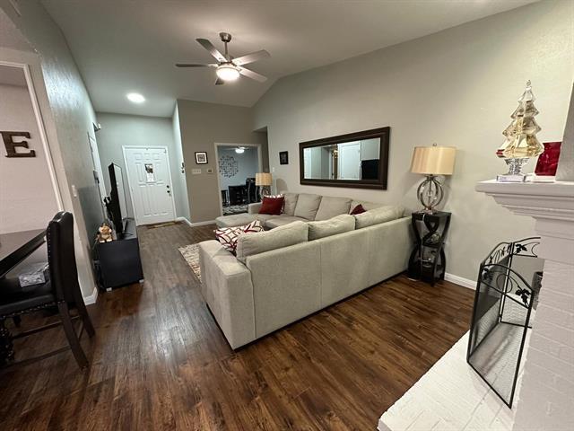 Building Photo - 1803 Redbud Cir