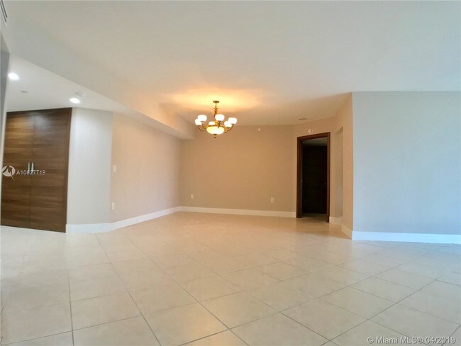 Foto del edificio - 16711 Collins Ave