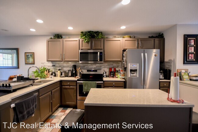 Foto del edificio - 2 br, 2.5 bath House - 8182 E 29th Ave