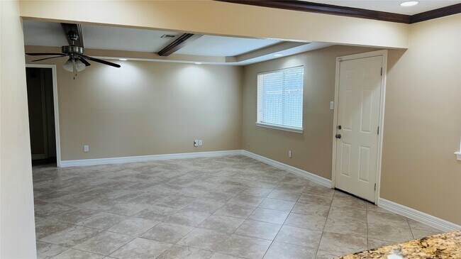 Foto del edificio - 3310 Glen Spring Dr