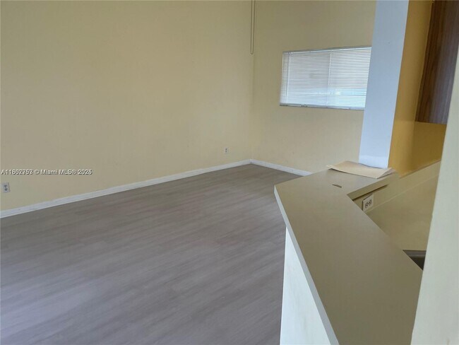 Foto del edificio - 3401 NW 44th St