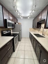 Building Photo - 7101 Miami Lakes Dr