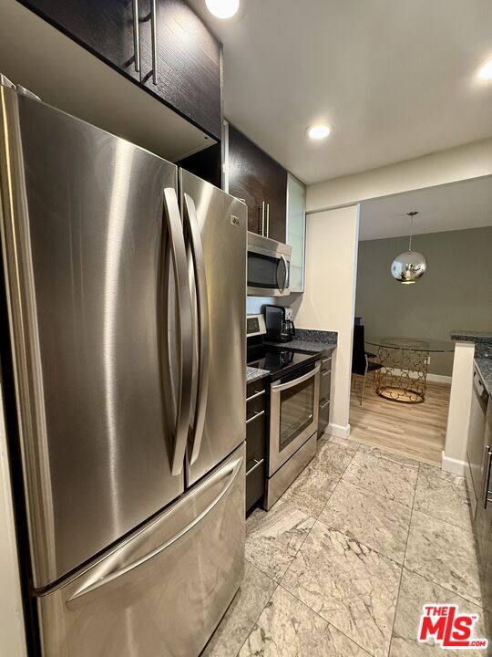 Foto del edificio - 8530 Holloway Dr
