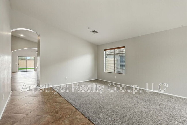 Building Photo - 17848 W Voltaire St