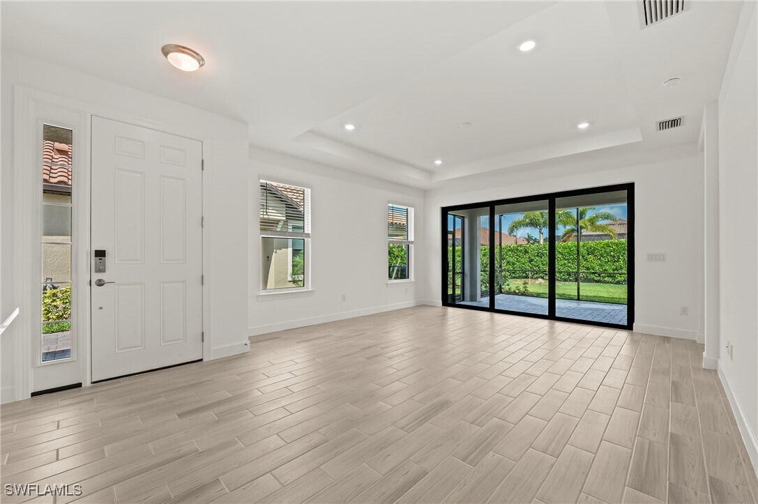 Primary Photo - 15517 Vittorio St