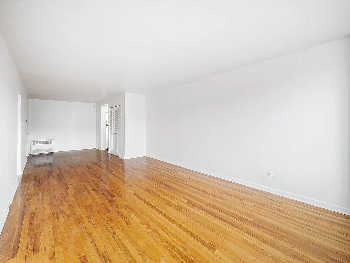 Photo - 415 Argyle Rd