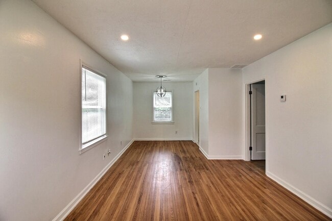 Foto del edificio - 4264 Eastern Cove