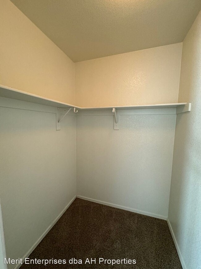 Building Photo - 4 br, 2 bath House - 9633 W KINGMAN ST