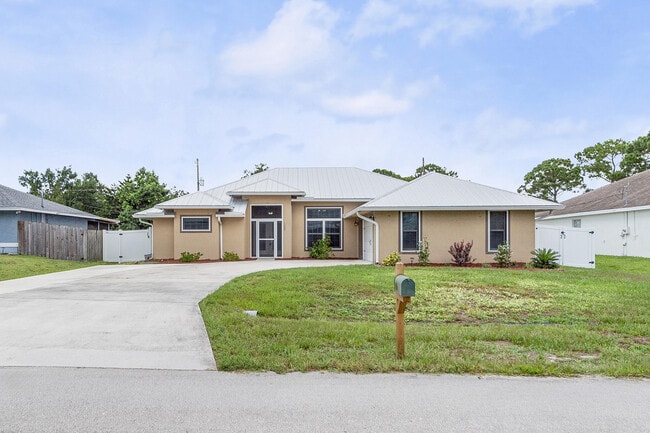 Building Photo - 1280 SW Kalevala Dr
