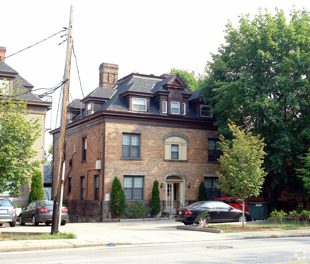 Primary Photo - 5819 5th Ave