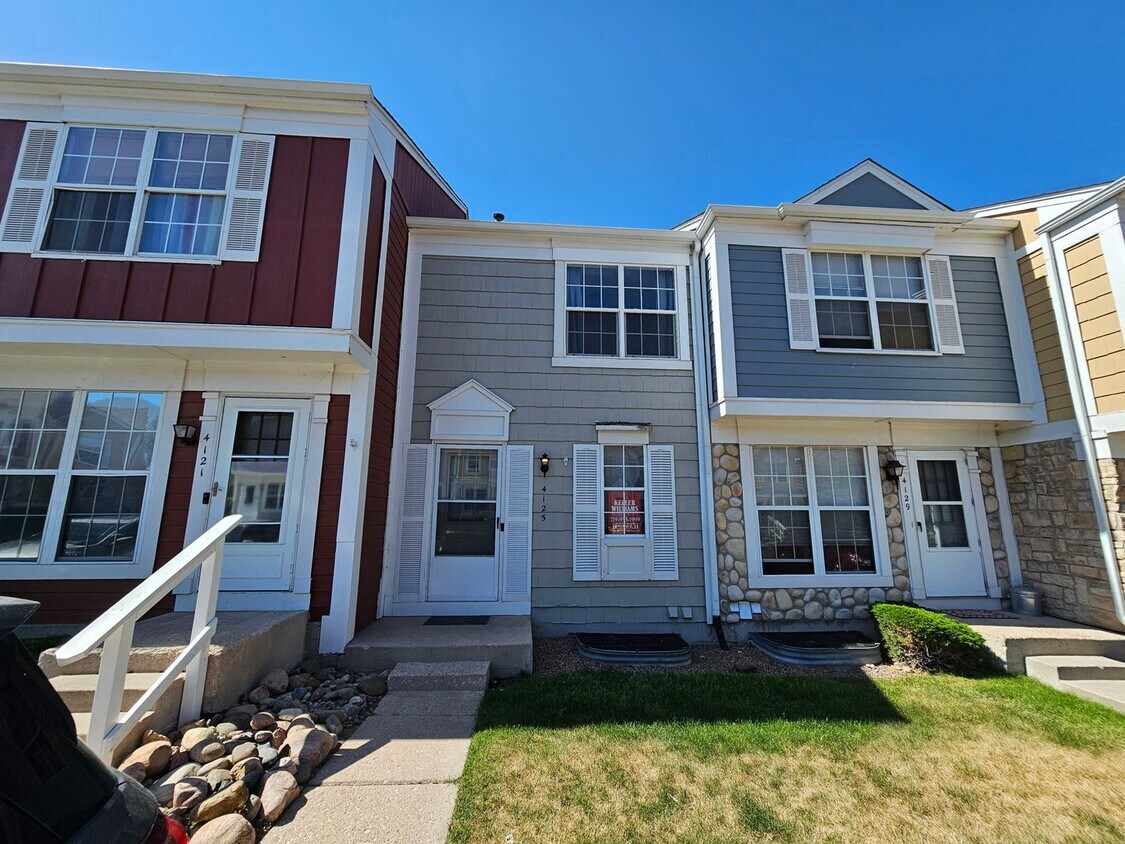 Primary Photo - Quite 3 bed 2 bath home in 80916!!!