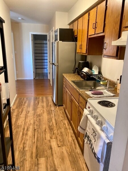 Foto del edificio - 362 Rutherford Ave