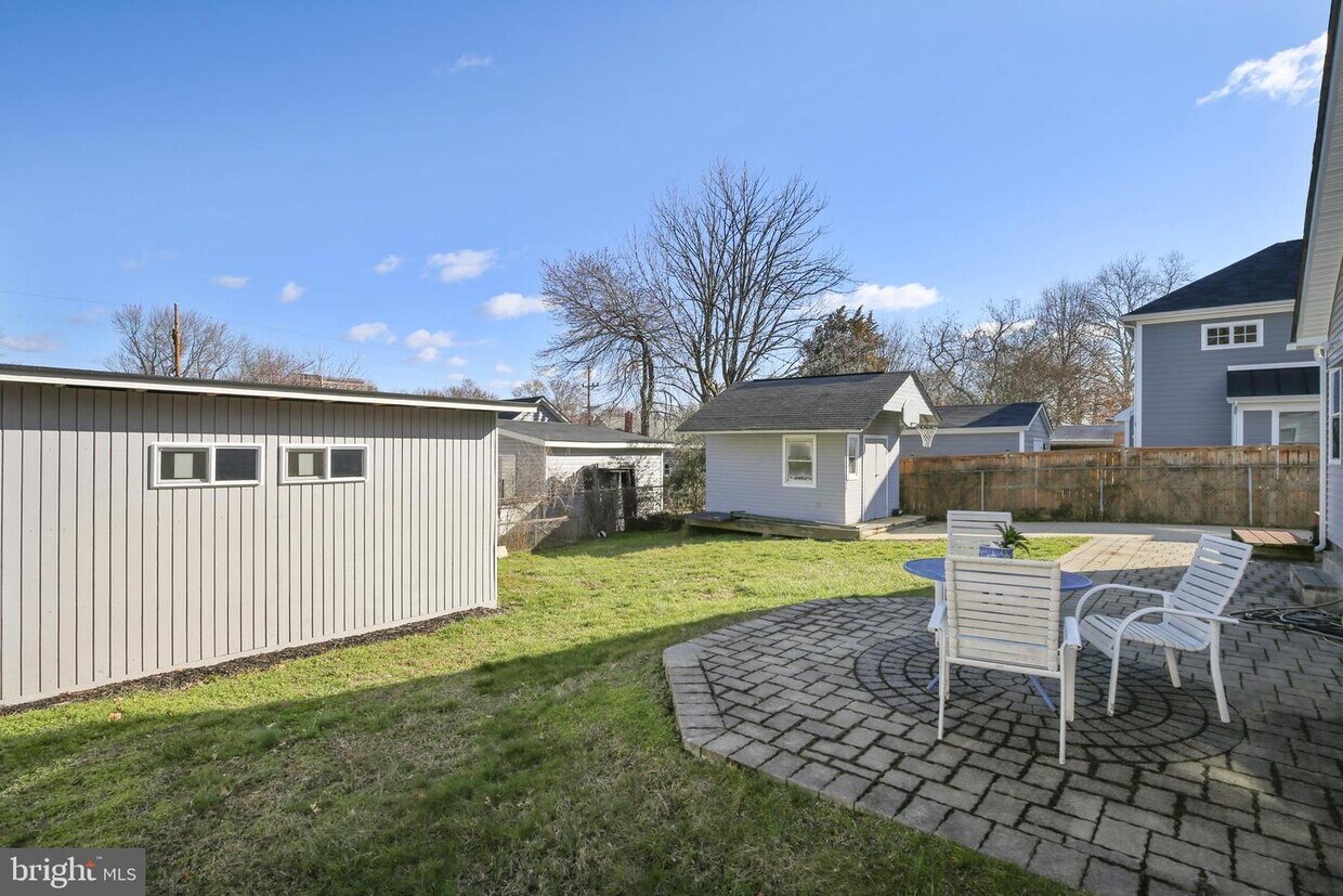 Foto principal - 3112 Burgundy Rd