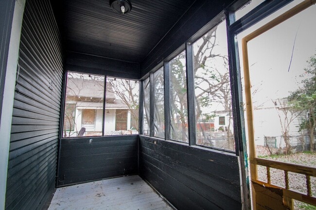 Building Photo - 1727 Nolan St